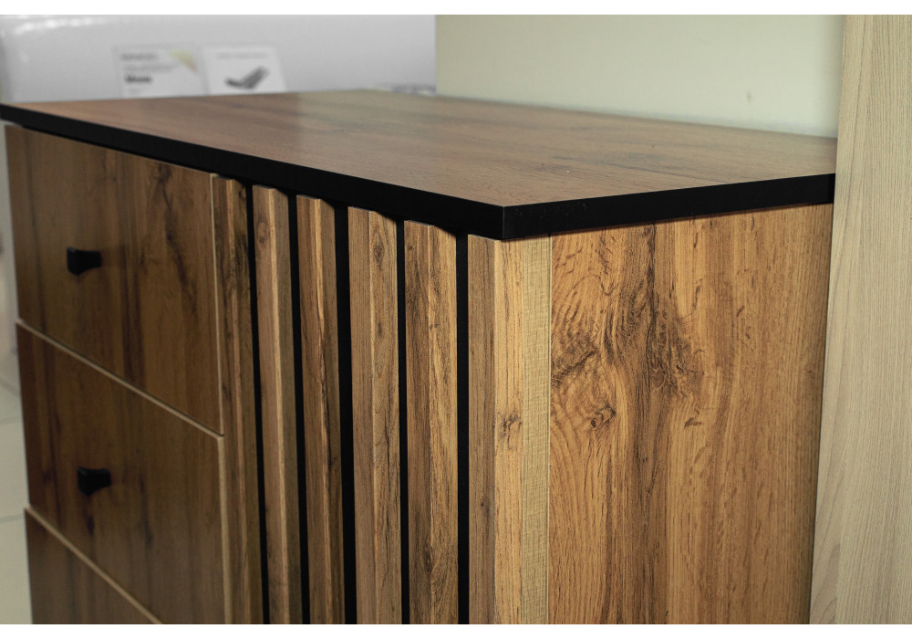 Комод 51.05 Либерти (опора h=150мм) (дуб вотан / черный / профиль: Masa Decor дуб вотан)  Фабрика Олмеко